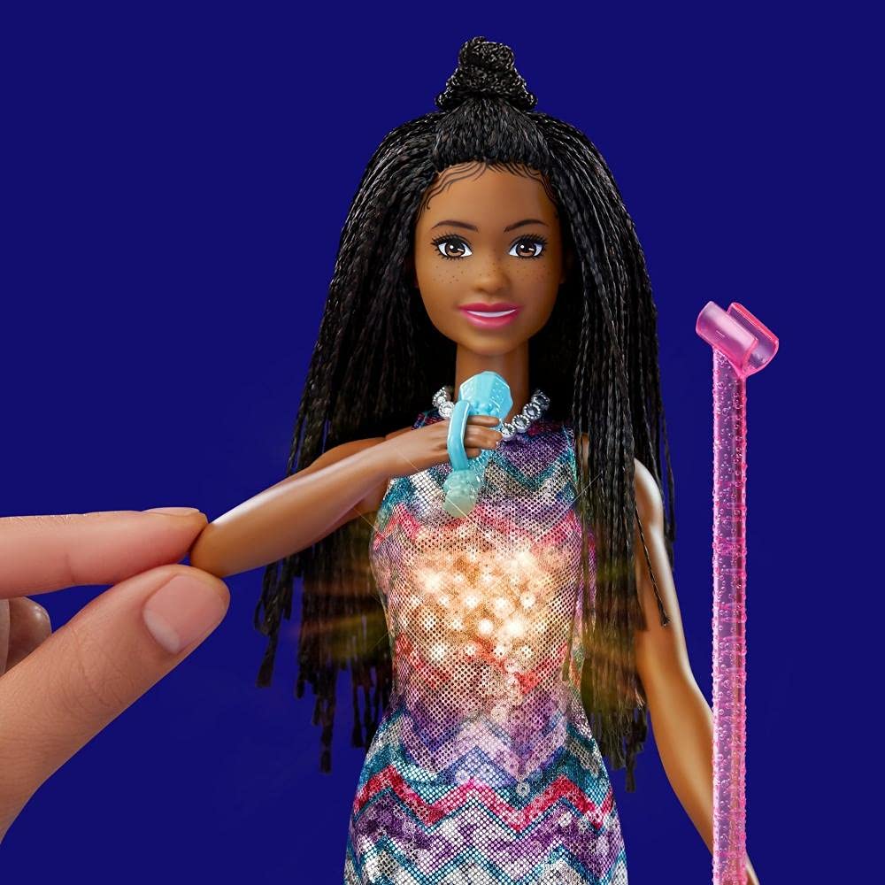Barbie GYJ23 - Bühne frei für große Träume Malibu Barbiie Puppe