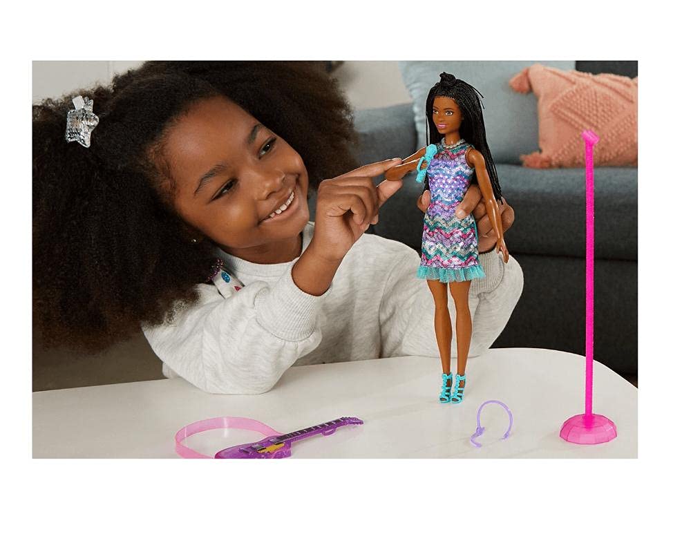 Barbie GYJ23 - Bühne frei für große Träume Malibu Barbiie Puppe