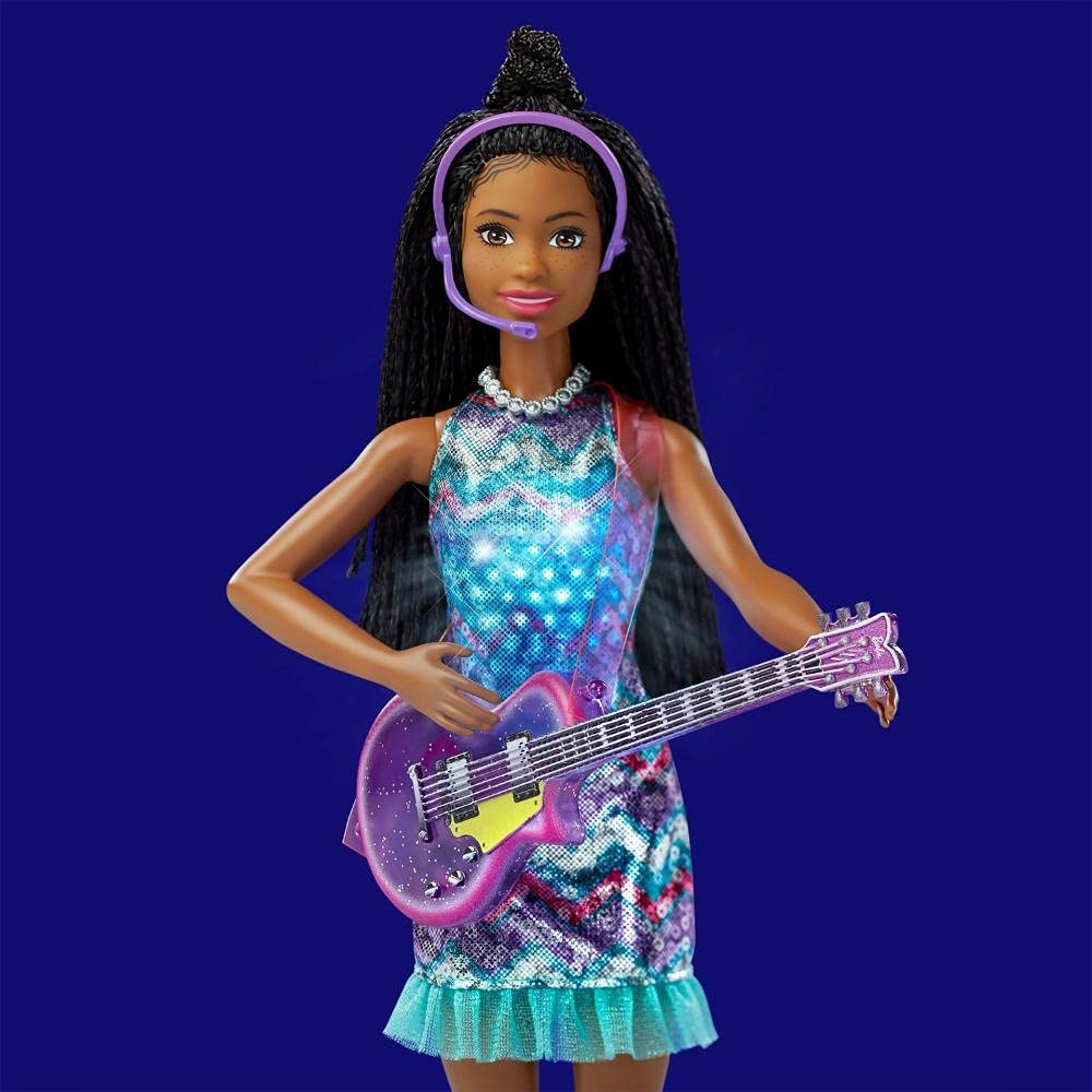 Barbie GYJ23 - Bühne frei für große Träume Malibu Barbiie Puppe