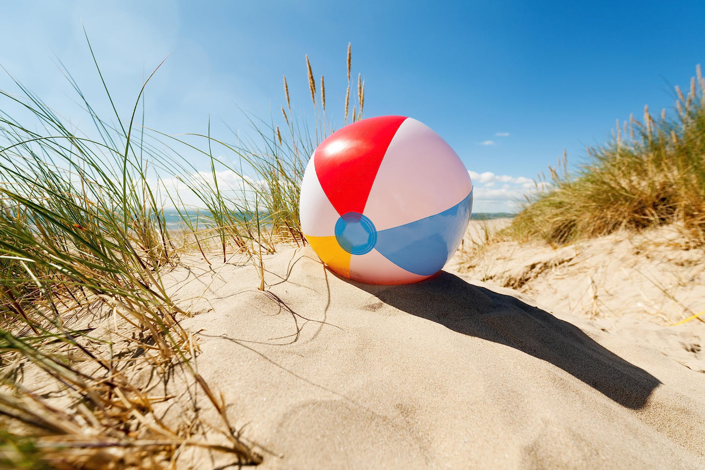 Bestway Swimming Pool Beach Ball - 3 x 20inch Multi-Coloured Beach Balls Inflatable Pool Floats with Unique Card. Pool Ball is Suitable for Holiday Games, Party Games for Kids.