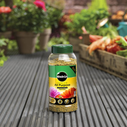 Miracle-Gro Premium Rose & Shrub Continuous Release Plant Food 900g