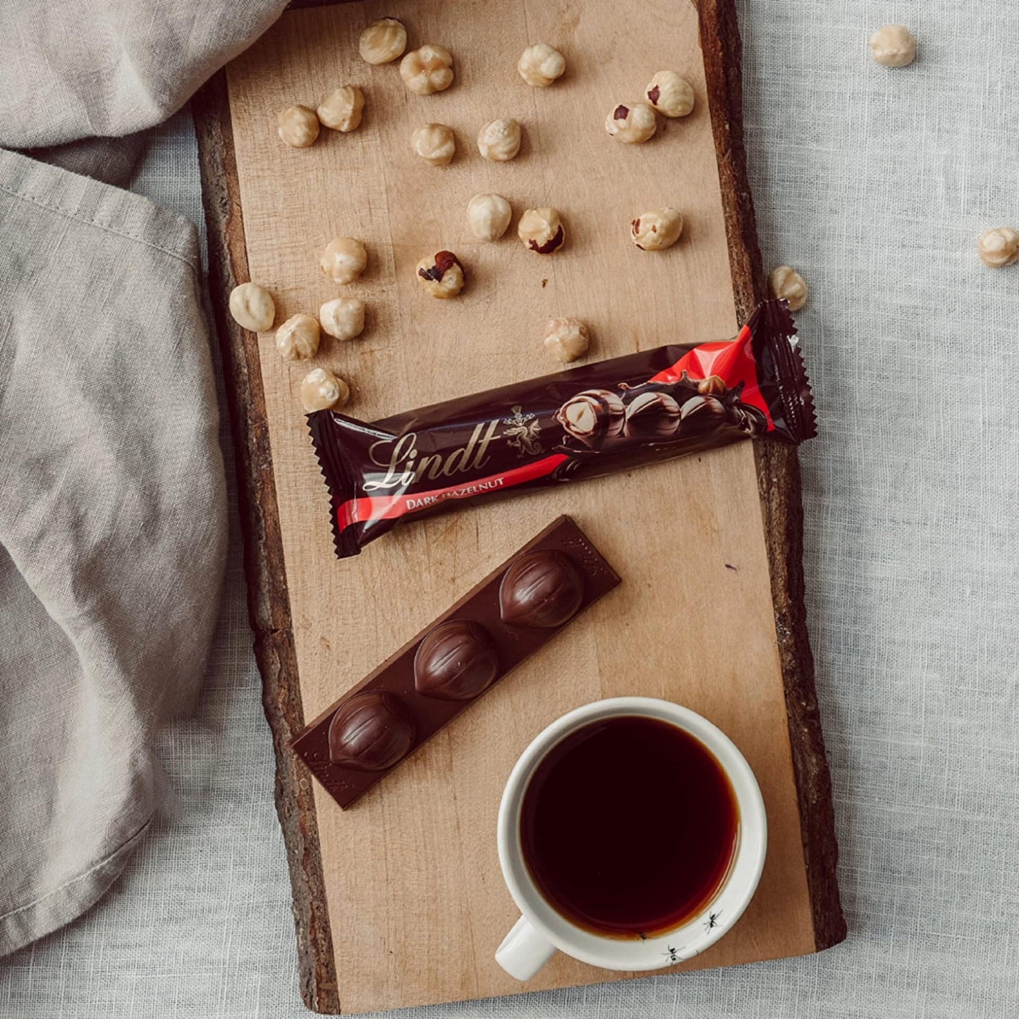 Dark Chocolate Hamper Gift Box - Irresistible Smooth 4 x 100g Caramel, Orange, Raspberry & Hazelnut Flavour Chocolate Bars, Chocolate Truffles 200g & 2x35g Hazelnut Bars. Mothers Day Gifts for Mum