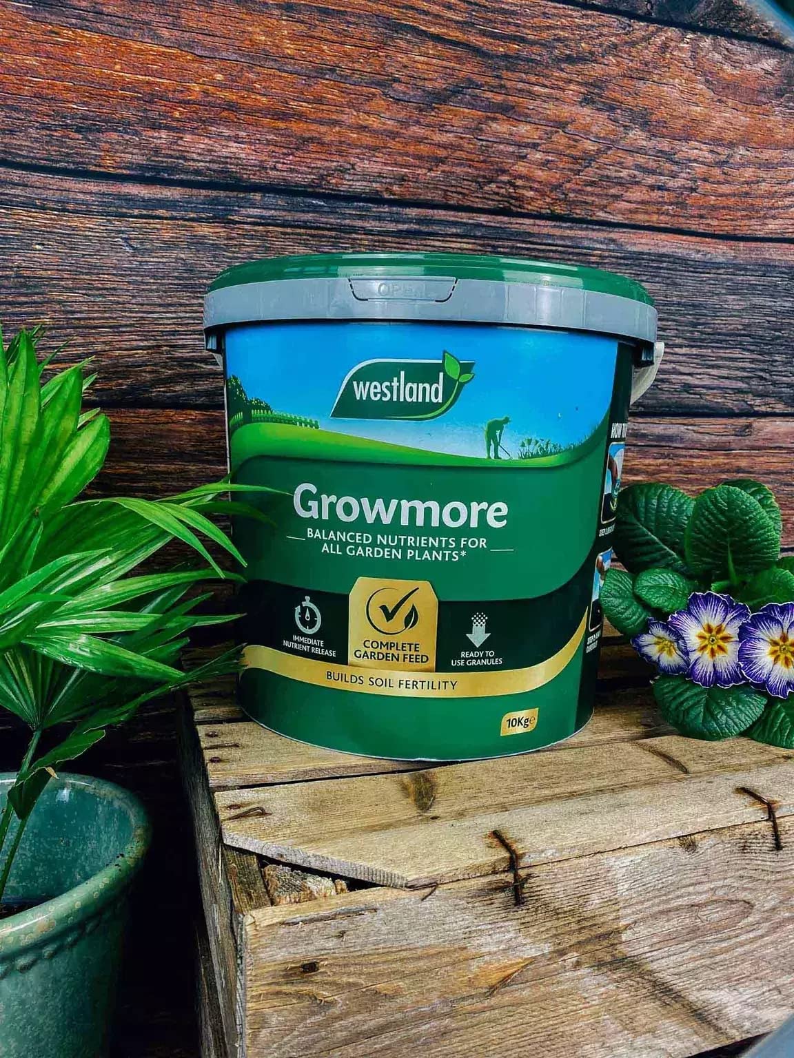 Outdoor Plants Food Fertilizer Bundle - 8kg Multipurpose Grownmore Plant Food Granules & 5kg Chicken Manure Pellets. Fertiliser for Vegetables, Garden Plants with Topline Card.