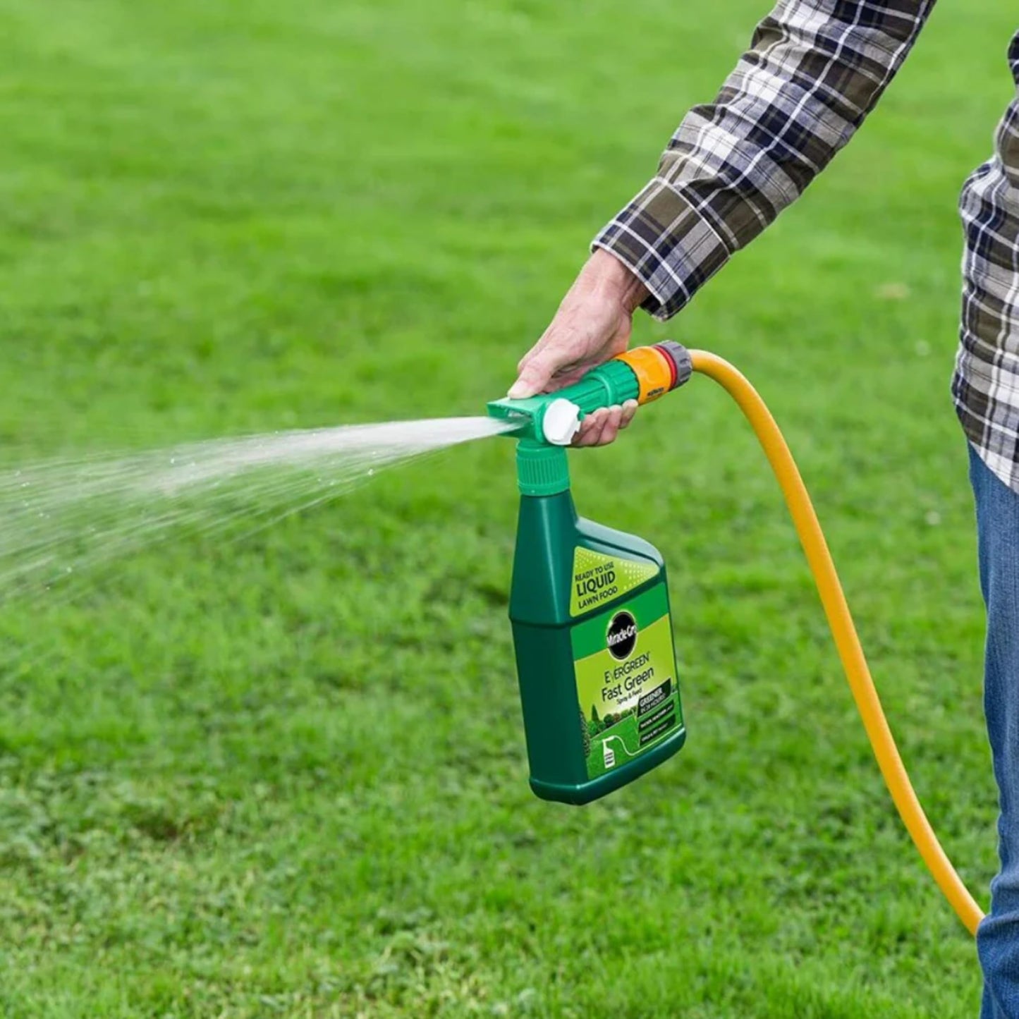 Miracle Grow Liquid Lawn Feed - Lawn Fertiliser Bundle of 1L Fast Green Concentrate Lawn Food & 1L Ready to Use Spray and Feed Lawn Grass Fertiliser with Topline Card for Richer and Greener Grass