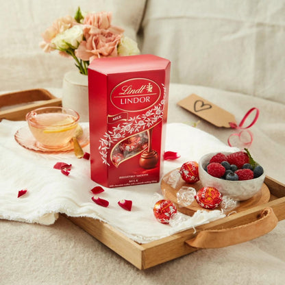 Lindt Milk Chocolate Hamper for Birthday Gifts - Lindor Assortment of 200g Smooth Truffles, 2 x 100g Chocolate Bars & 2 x 38g Treat Bars. Great Chocolate Gift for Mothers Day, Fathers Day, Christmas