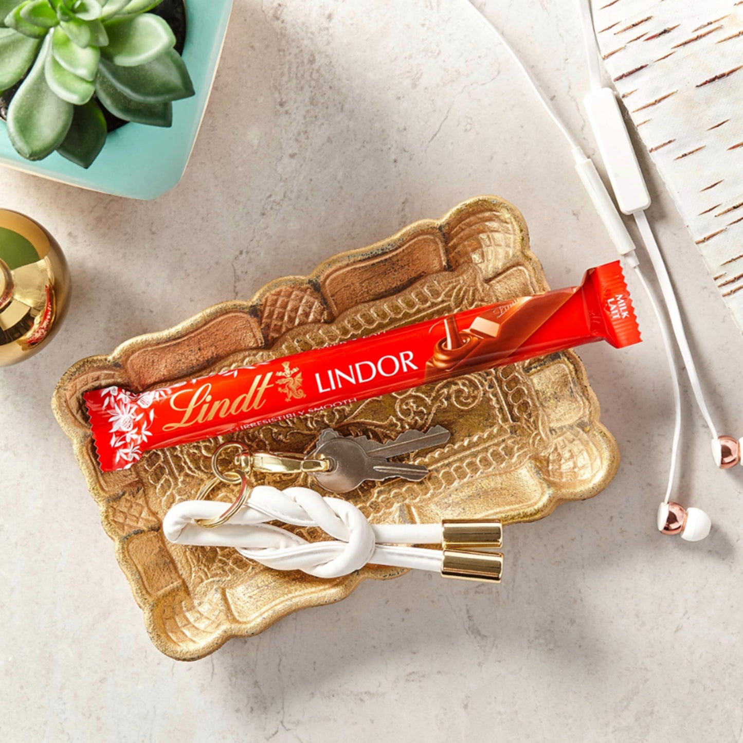 Assorted Choco Wafer Chocolate Gift 135g + 38g Milk Chocolate Bars